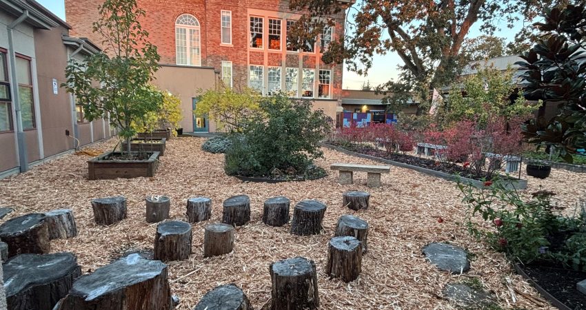 Courtyard Outdoor Learning Space at Oaklands